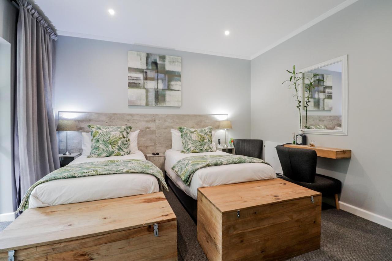 The Greens Guest House Книсна Екстериор снимка